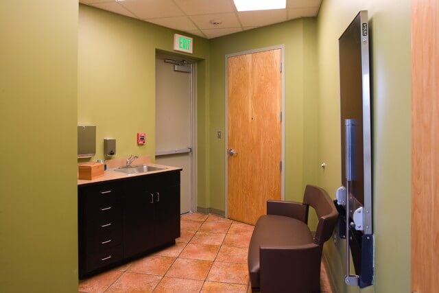 Interior hallway – Everhart Veterinary Hospital