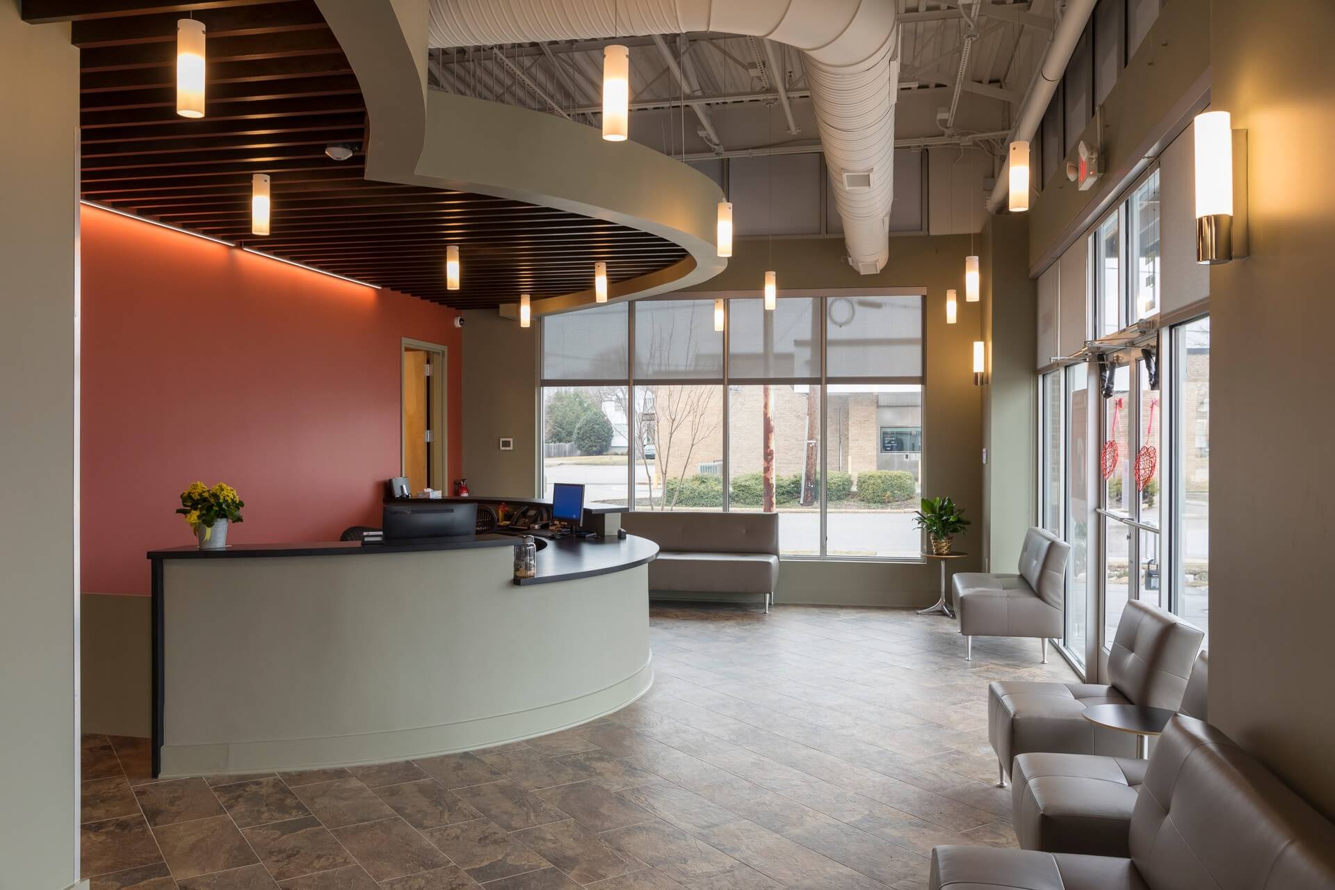 Reception desk – Everhart WellPet Center