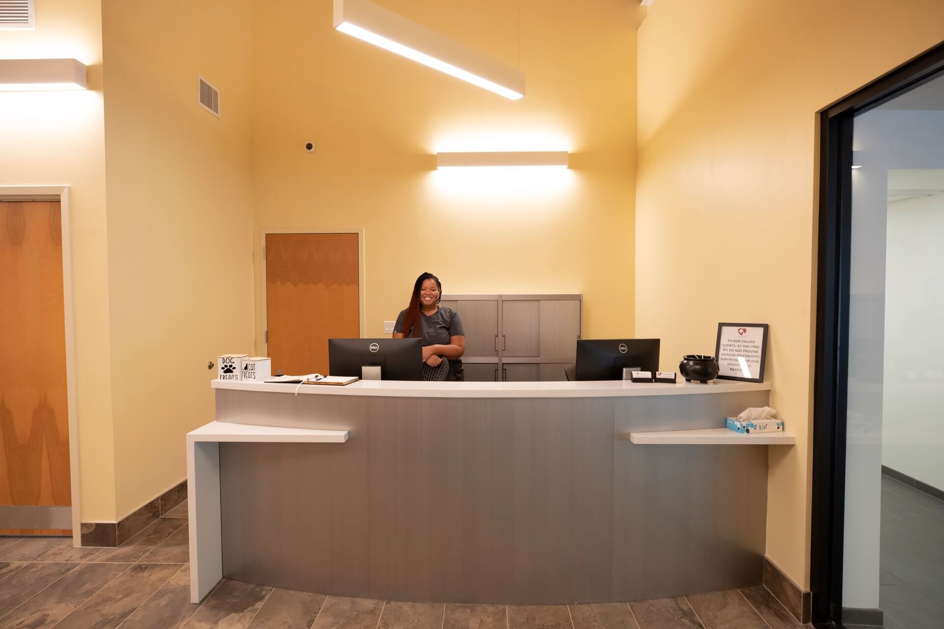 Reception desk – Everhart Veterinary Medicine, Village of Cross Keys